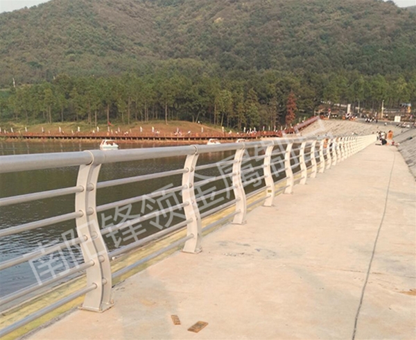 老挝南欧江一级水电站护栏